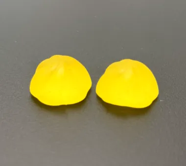 Thick golden gummy samples for 1,000 mg apple cider vinegar gummy formulations