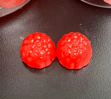 Red gummy samples for elderberry vitamin C and zinc combination formulations