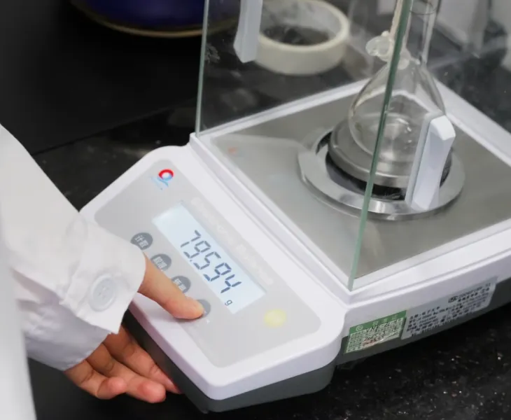 Precision weighing supports milligram-level dosage control during iron gummy formulation