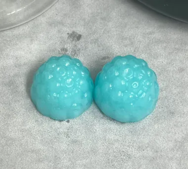 Blue-purple gummy samples for 5 mg grape melatonin gummy development