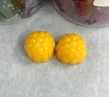 Yellow multivitamin probiotic gummy samples combining probiotic strains with vitamins A, C, D, E and B-complex, plus optional zinc gluconate for a children’s product project.