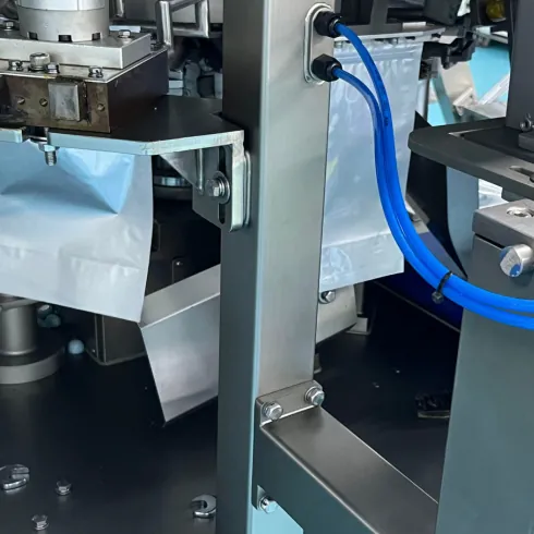 Custom shilajit gummy manufacturing scene for private label supplement brands