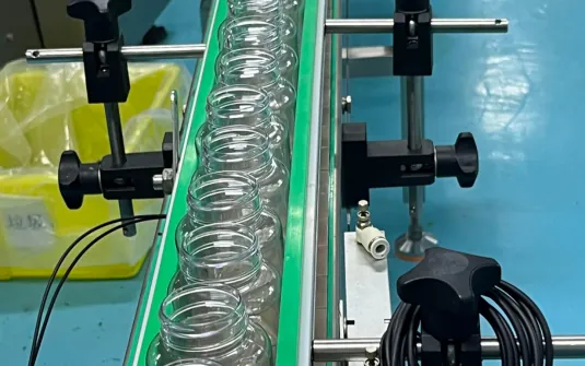 Production-line scene for a 3000 mg pure Himalayan shilajit gummy case project