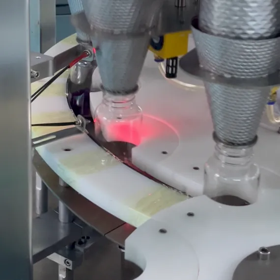 Servo depositing equipment supporting consistent curcuminoid distribution in turmeric gummies