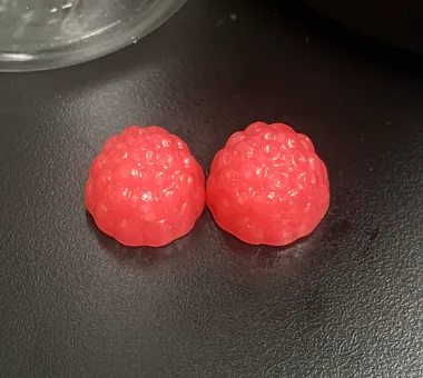 Red high-dose vitamin C gummy samples for customized serving and dosage design